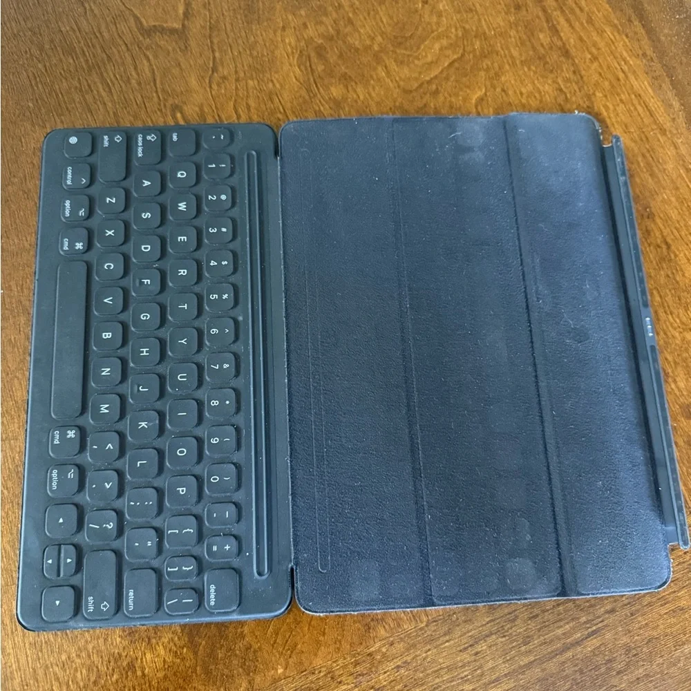 Apple iPad Smart Keyboard - Dark Gray